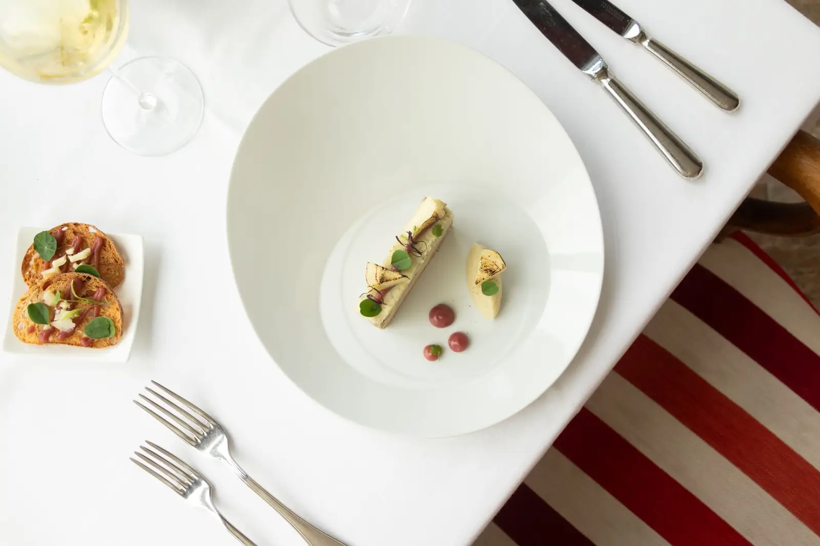 Fine dining at Telvarin Resort Hall